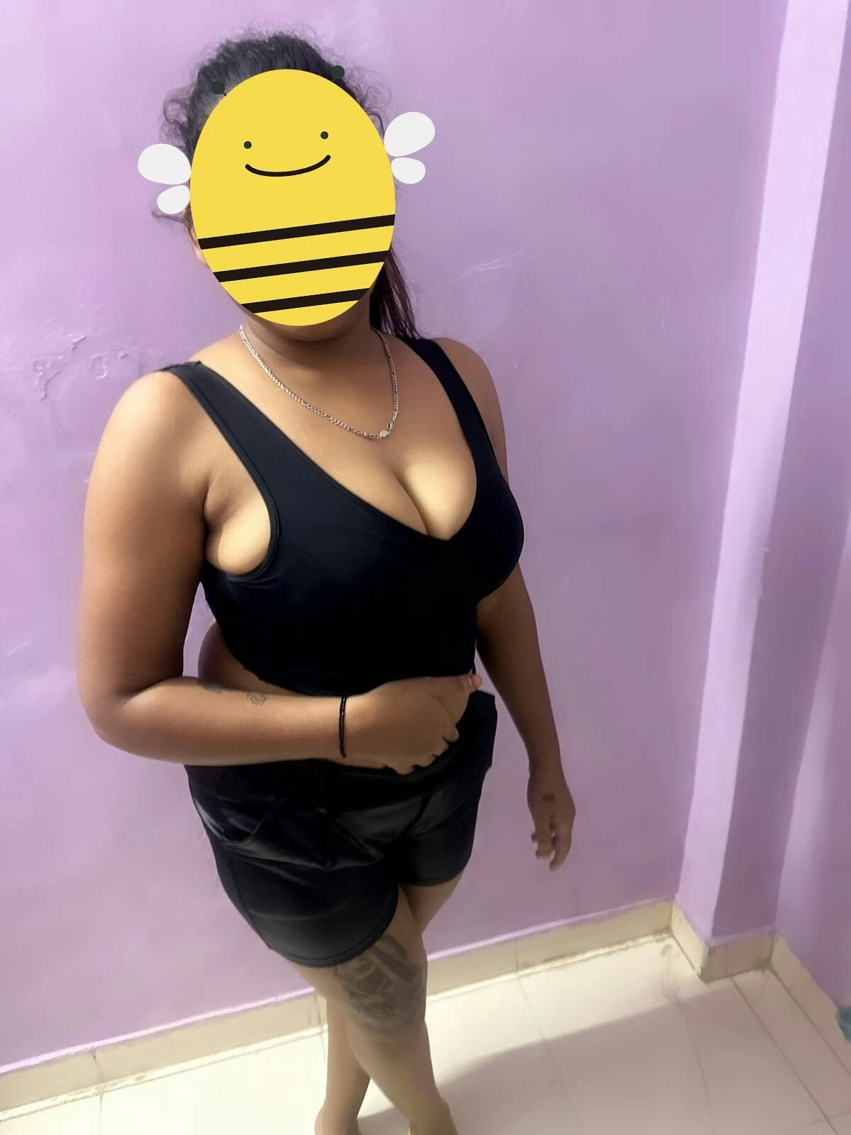 Shivani 6x9 – Indian escort in Mumbai — 13 / 19