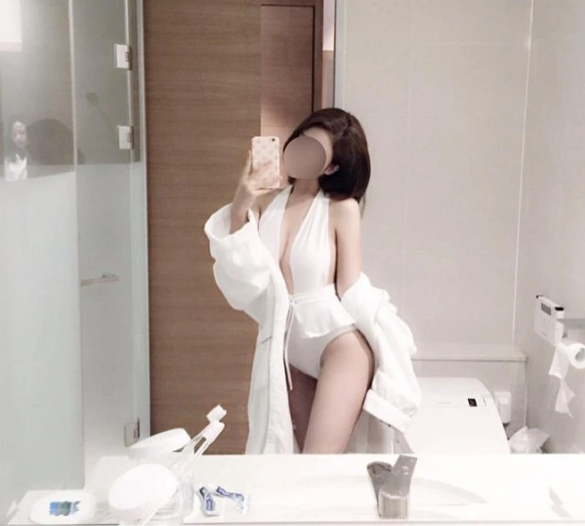 So Ra Real Girl – South Korean escort in Seoul — 4 / 8