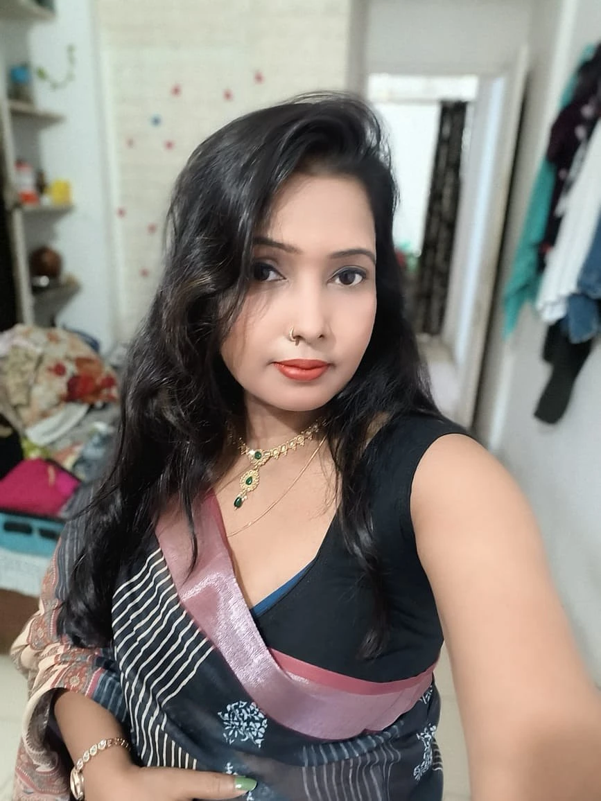 Real Meet & Cam Session Available – Indian escort in Hyderabad — 1 / 3