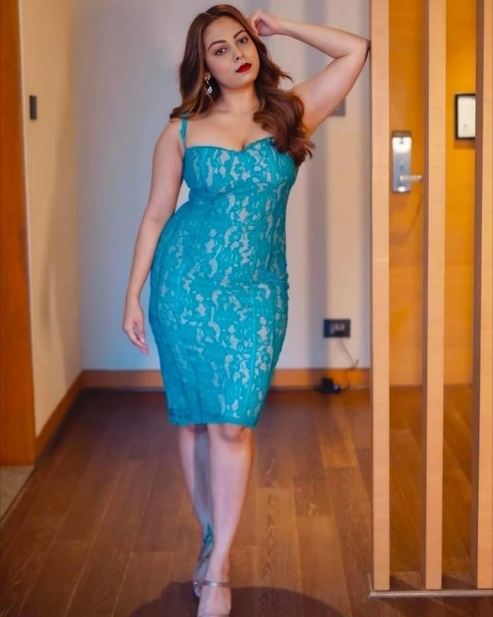 Sonal Here for Meet – Indian escort in Hyderabad — 3 / 4