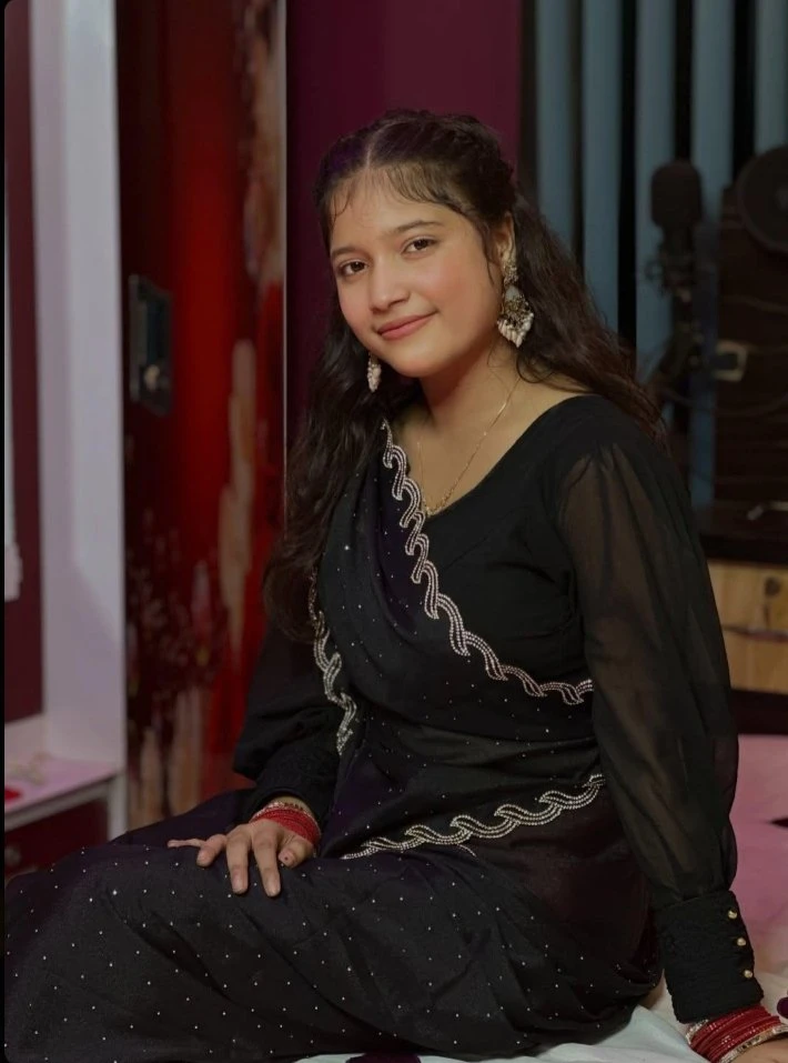 Kavya Sharma – Indian escort in Pune — 2 / 4