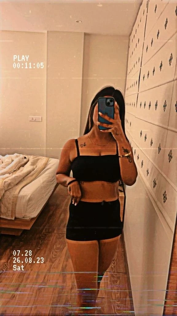 Independent Komal Cam and Real for You) – Indian escort in Hyderabad — 6 / 7