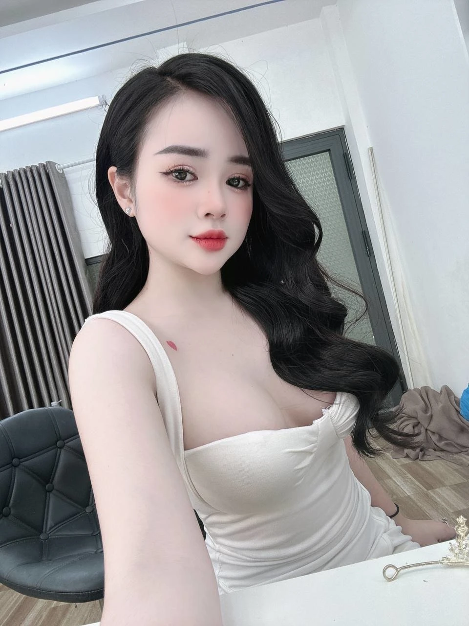 em bé – Vietnamese escort in Ho Chi Minh City — 10 / 19
