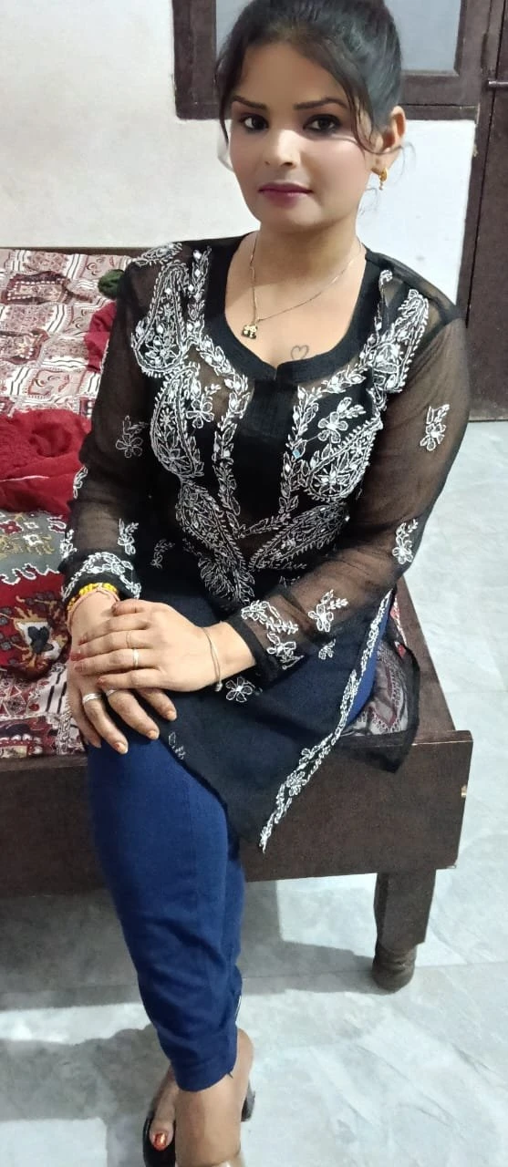 Amrita – Indian escort in Noida — 2 / 4