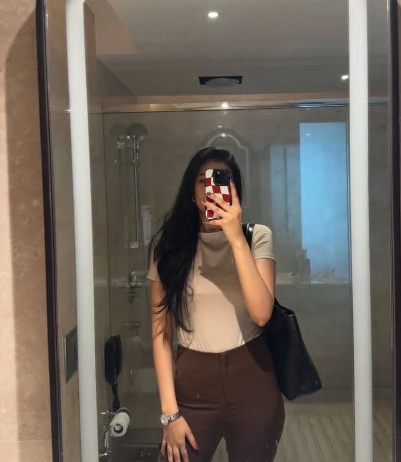 Riya – Indian escort in Surat — 2 / 4