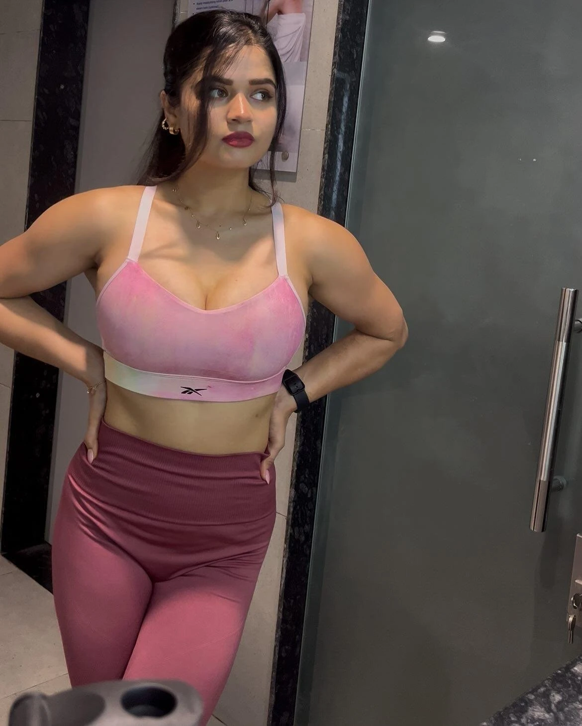 Sneha – Indian escort in Surat — 2 / 5