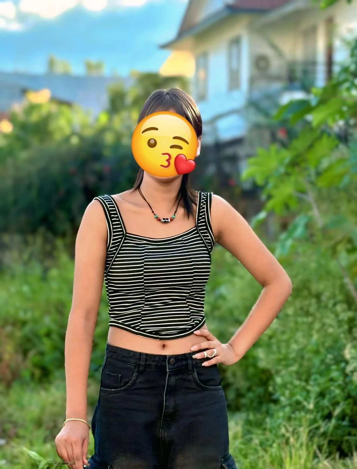 Karuna Mgr – Nepalese escort in Kathmandu — 5 / 6