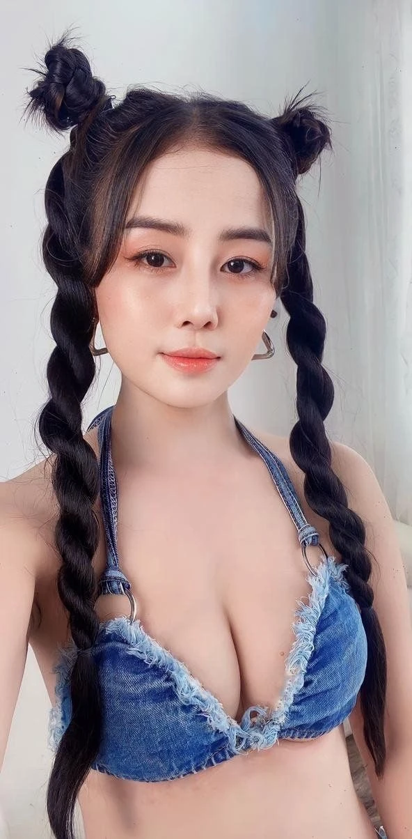 Nana ( New Hot ) – Vietnamese escort in Ho Chi Minh City — 4 / 9