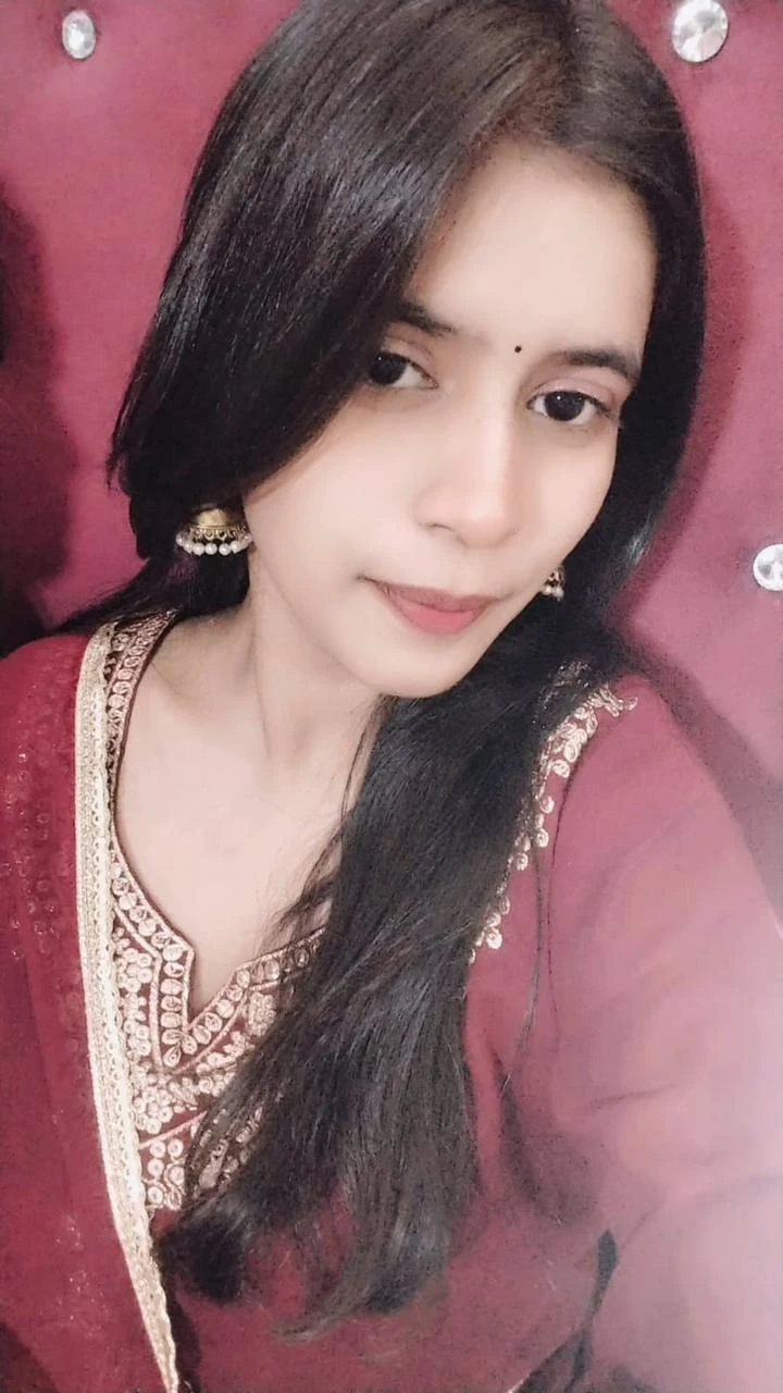 Nancy Cam Show Real Meet – Indian escort in Hyderabad — 5 / 7