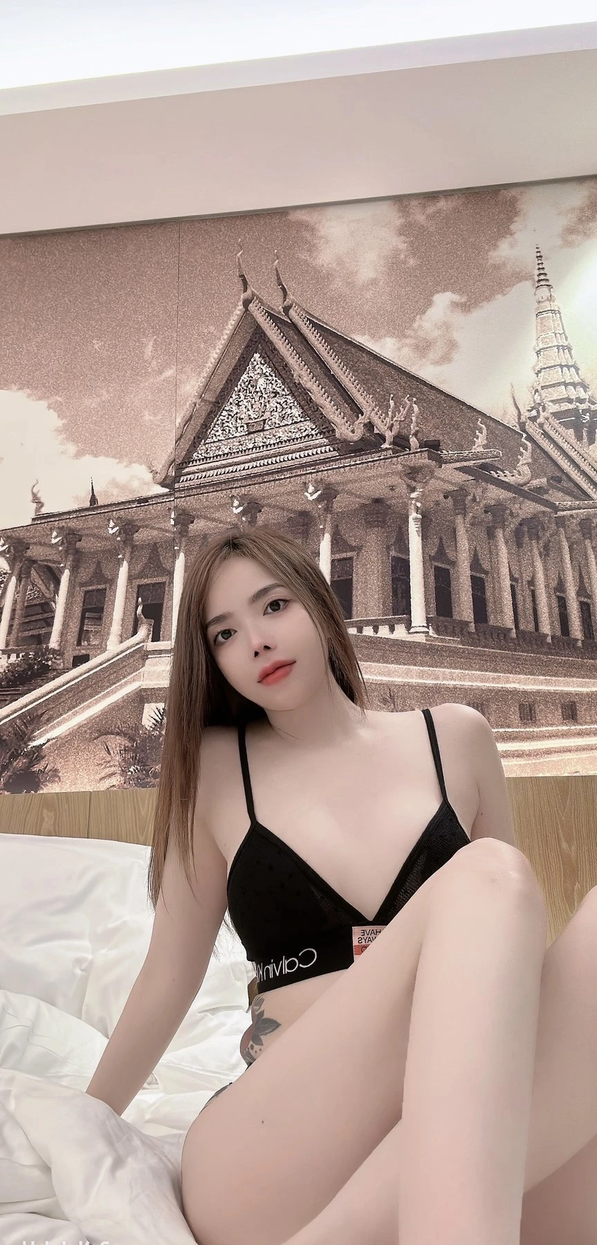 Julie Nguyễn – Vietnamese escort in Ho Chi Minh City — 5 / 7