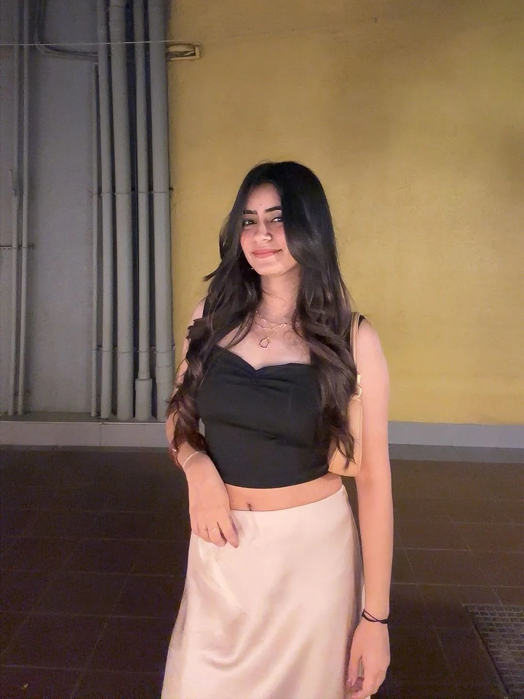 Shruti – Indian escort in Kozhikode — 3 / 4