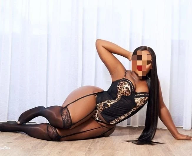 Simone Exotic Goddess video calls only – Cameroonian adult performer in Mumbai — 3 / 7