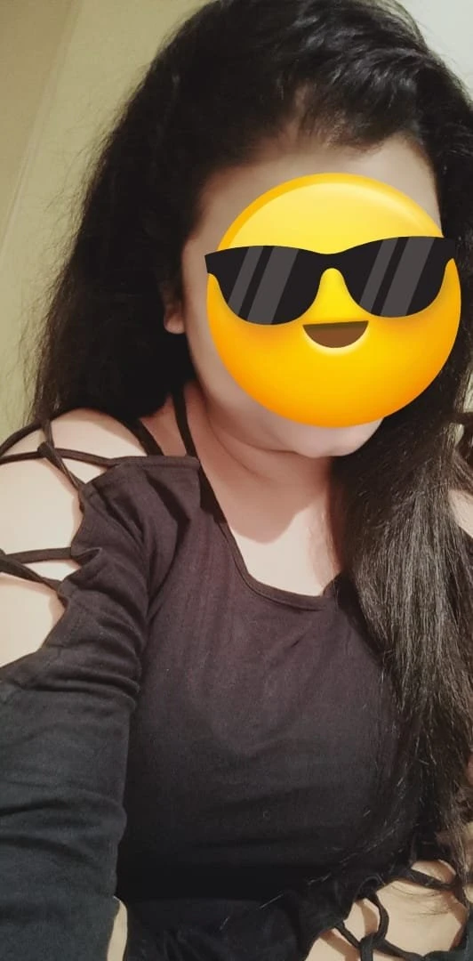 Alina cam & real service – Indian escort in Kolkata — 2 / 3