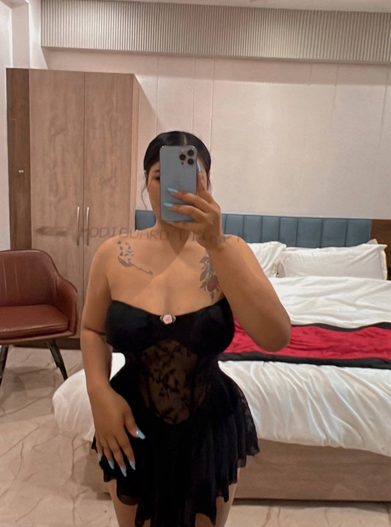 Liza – Thai masseuse in Maldives — 1 / 2