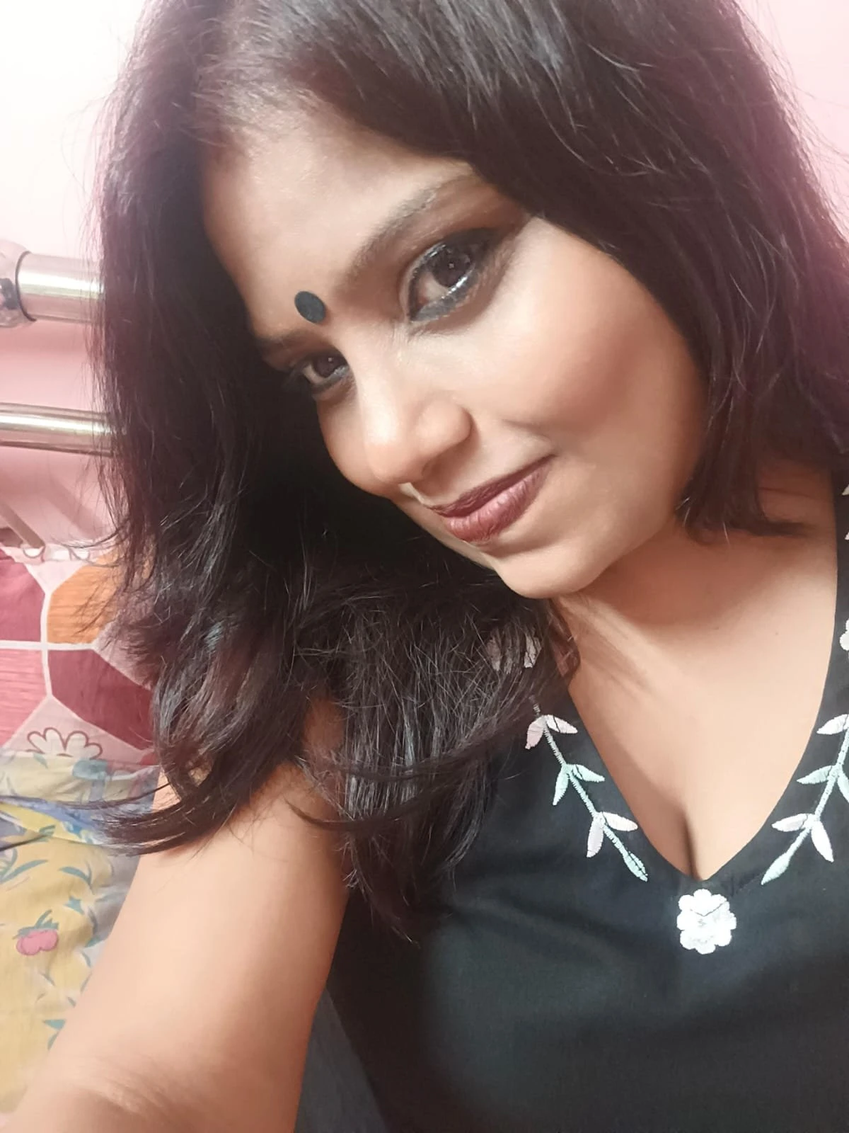 Sumona Sen – Indian escort in Kolkata — 1 / 6