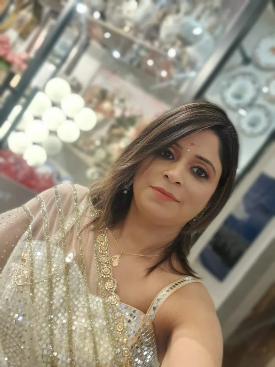 Priyanka – Indian companion in New Delhi — 2 / 4