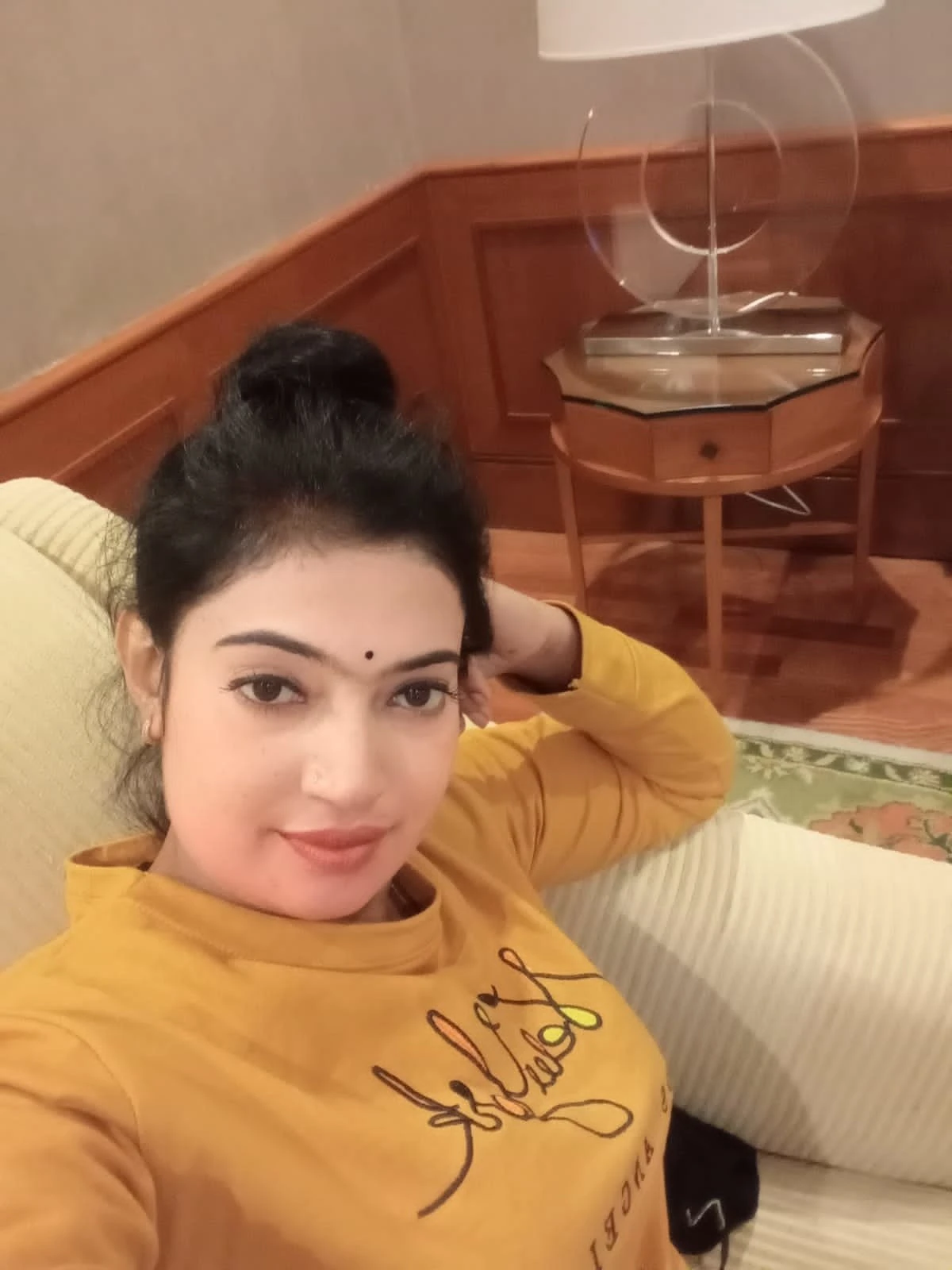 Priya Cam Show & Real Meet – Indian escort in Mumbai — 2 / 3