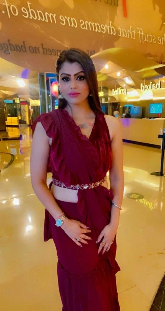 Hansika in hotels escort service models – Indian escort in Mumbai — 2 / 4