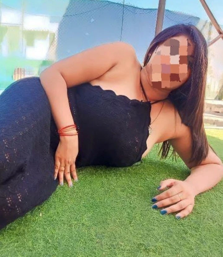 Independent Ananya – Indian escort in Mumbai — 1 / 2