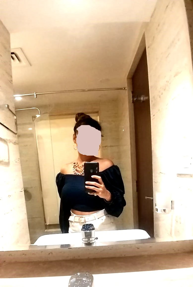 Niharika Cash Real Meet Independent Girl – Indian escort in Mumbai — 4 / 9