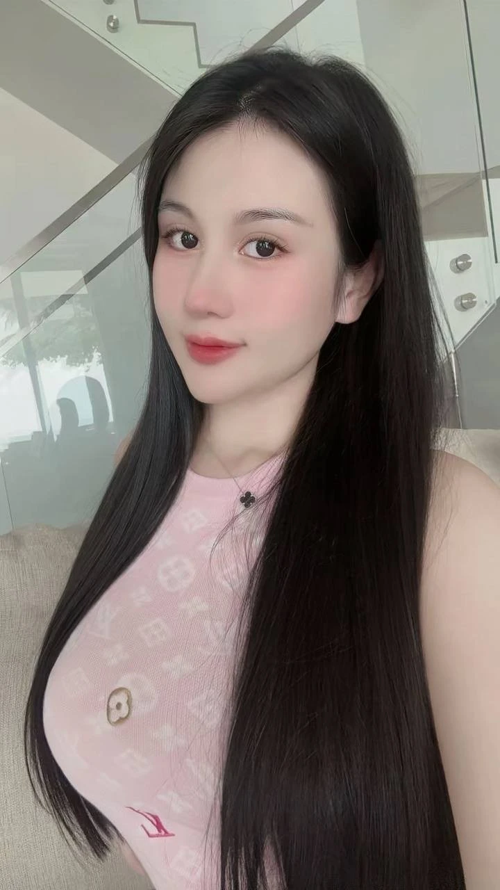 Nina – Vietnamese escort in Ho Chi Minh City — 5 / 16