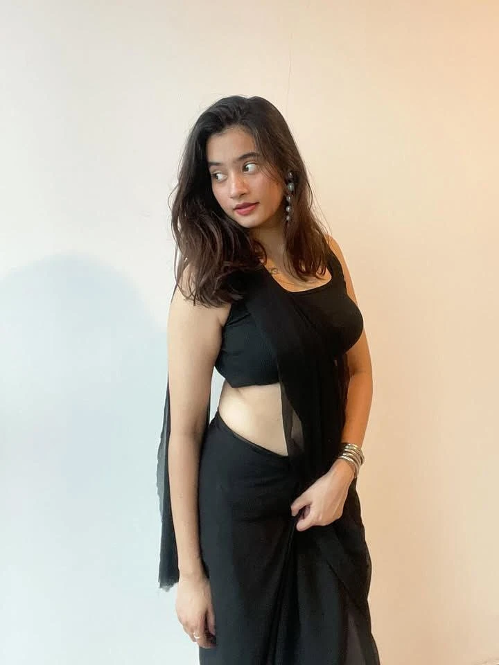 Hensi – Indian escort in Kochi — 2 / 4