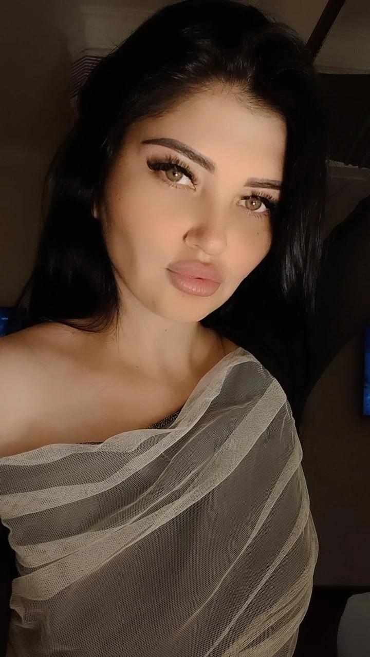 Immature Russian Escort in Cp, Delhi – Russian escort in New Delhi — 9 / 12