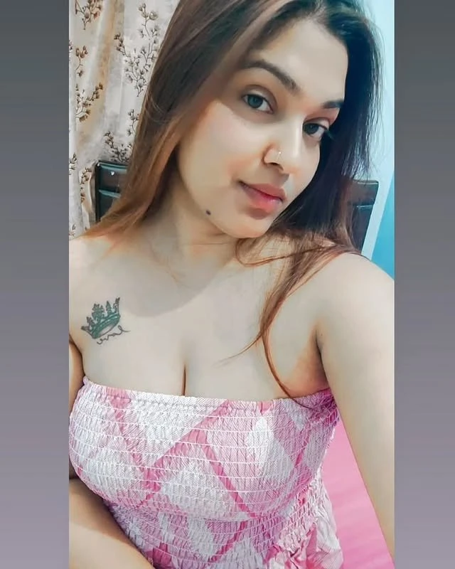 Aarti – Indian escort in Vadodara — 3 / 4