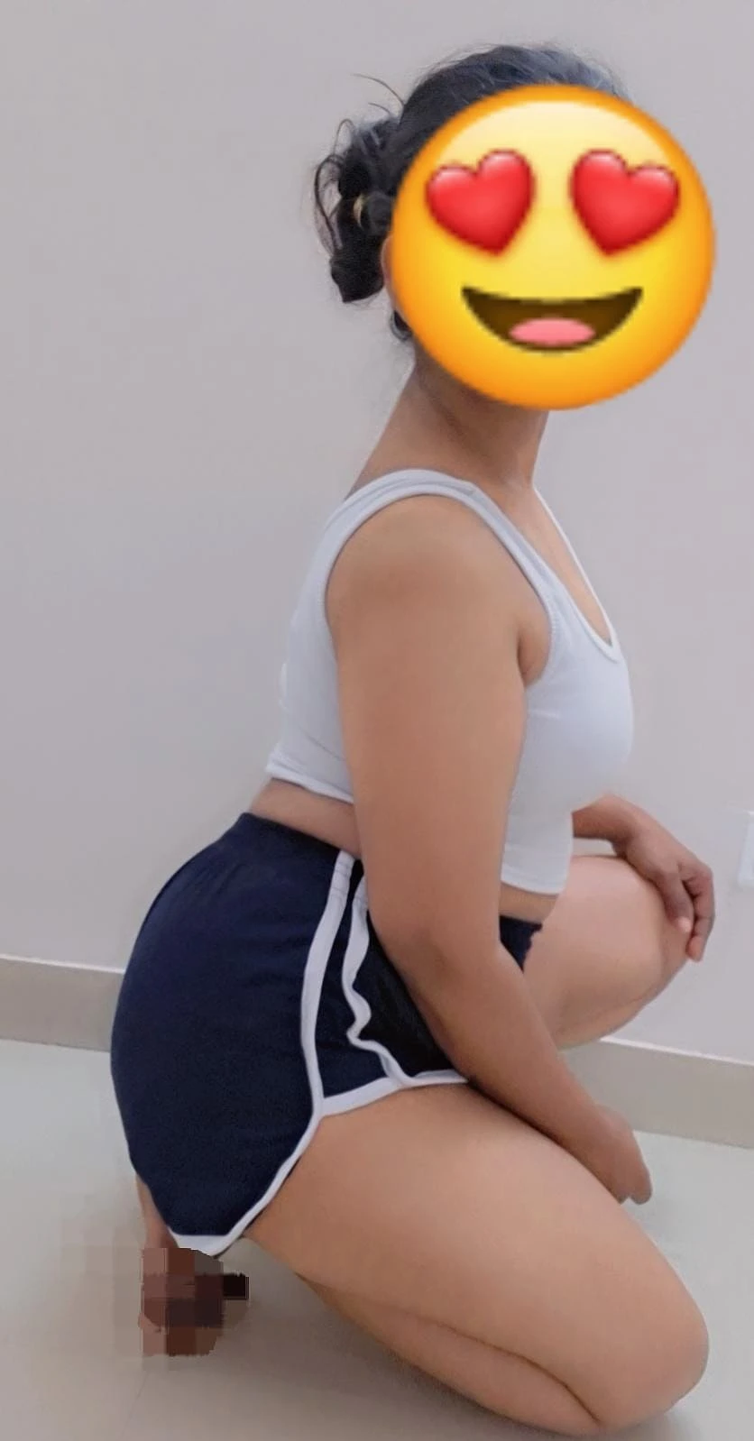 Simmi – Indian escort in Noida — 4 / 5