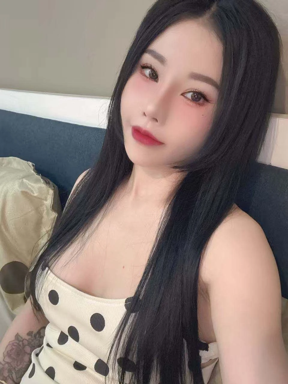 Xinyi – Vietnamese escort in Hanoi — 5 / 7