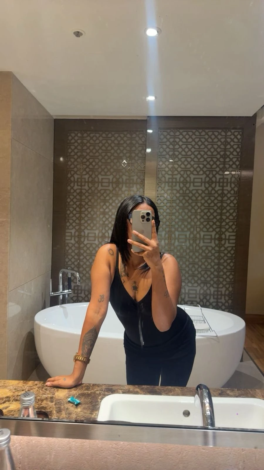 Independent Jenny Few Days for Uuu – Indian escort in Mumbai — 2 / 9