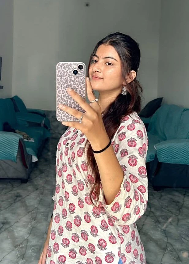 Tanisha – Indian escort in Vadodara — 2 / 3