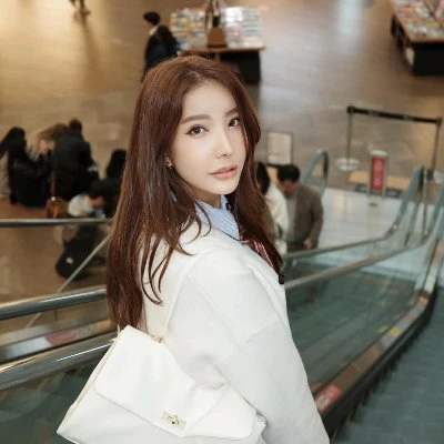 Rin – Australian escort in Seoul — 2 / 17