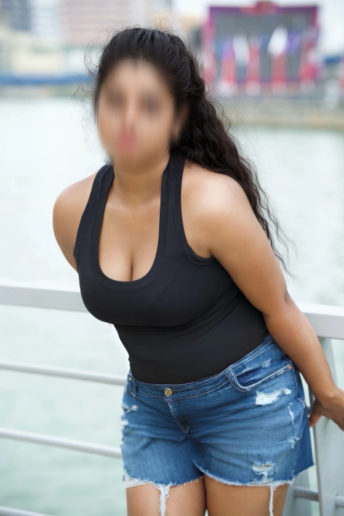 Cute Girl for Meeting and Cam – Sri Lankan escort in Colombo — 5 / 10