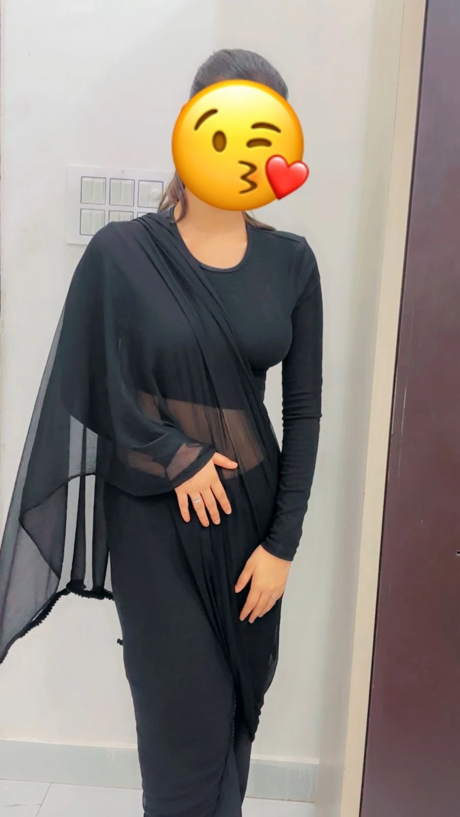 Sofia Meet & Cam – Indian escort in New Delhi — 15 / 25