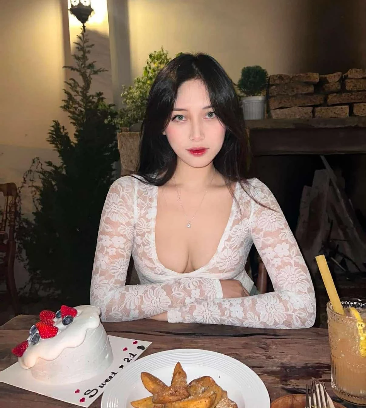 Minny – escort in Seoul — 4 / 9