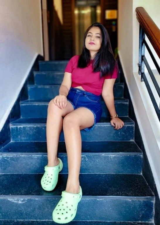 Garima Singh – escort in Pune — 2 / 3