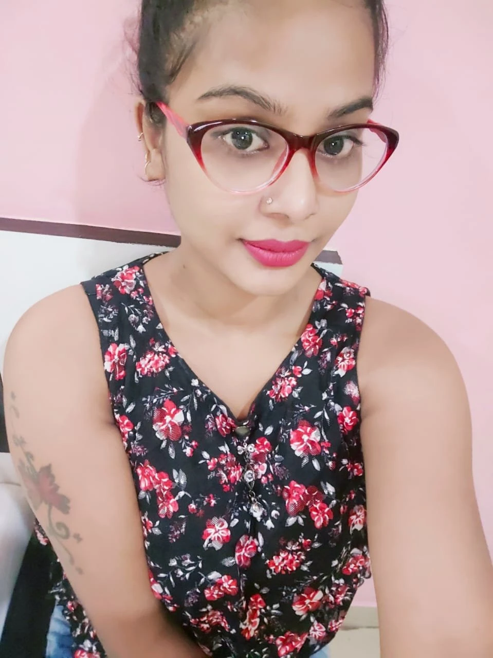 Siya Patel – Indian escort in Mumbai — 2 / 5