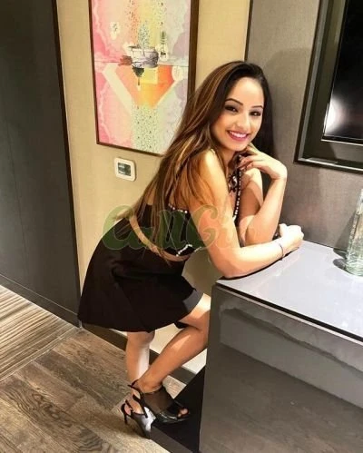 Aliena Khan – Indian escort in Thane — 2 / 4