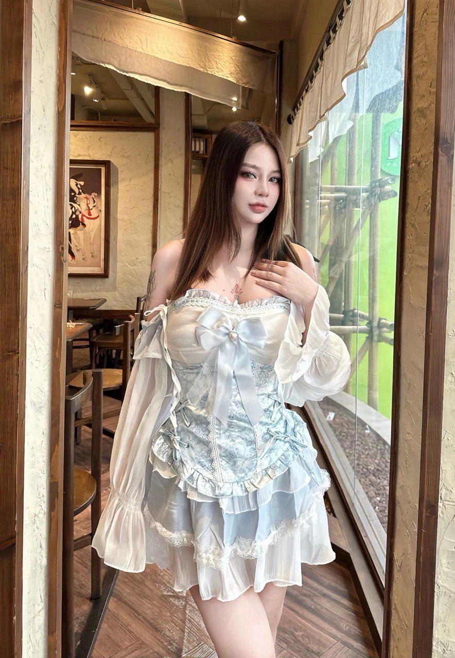 Tini – Vietnamese escort in Ho Chi Minh City — 8 / 12