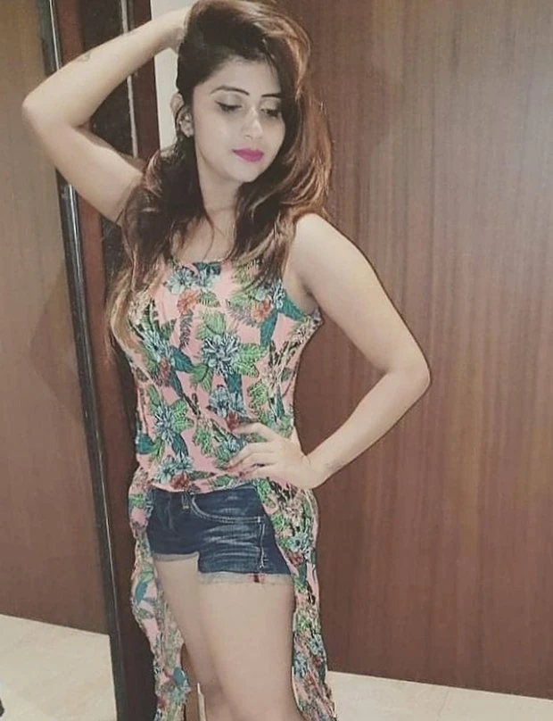 Mahima – Armenian escort in Mumbai — 1 / 3