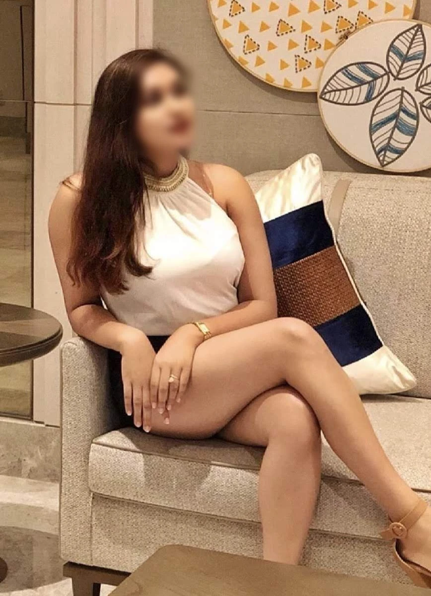 Dhvani Verma – Indian escort in Mumbai — 8 / 12