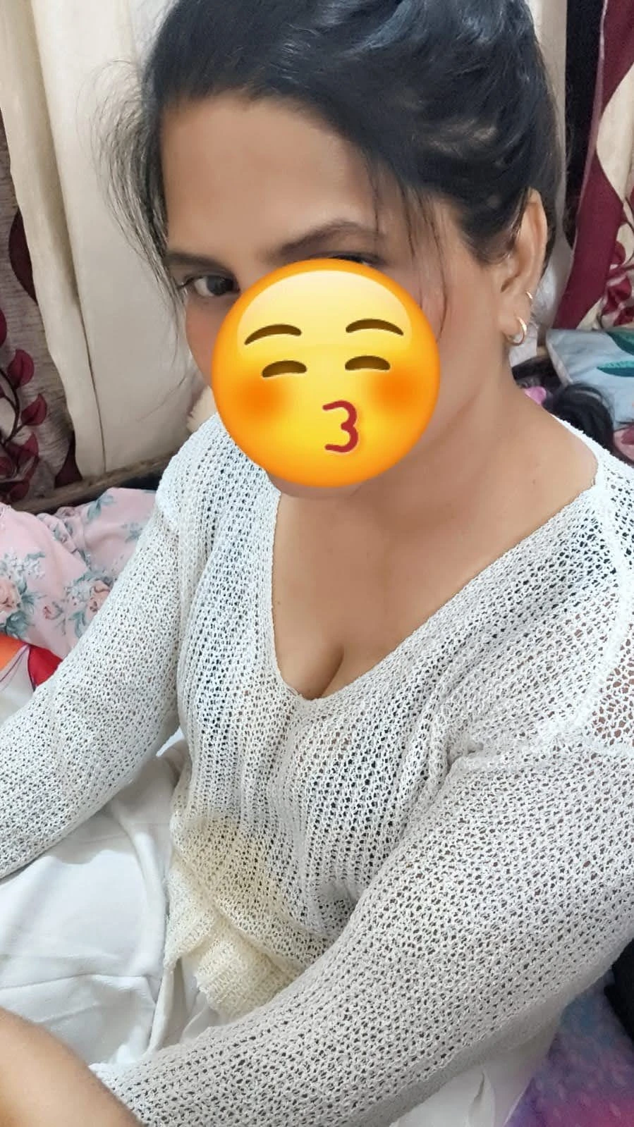 Cam, sex chat ,real meet 100% satisfacti – Indian escort in Mumbai — 4 / 5