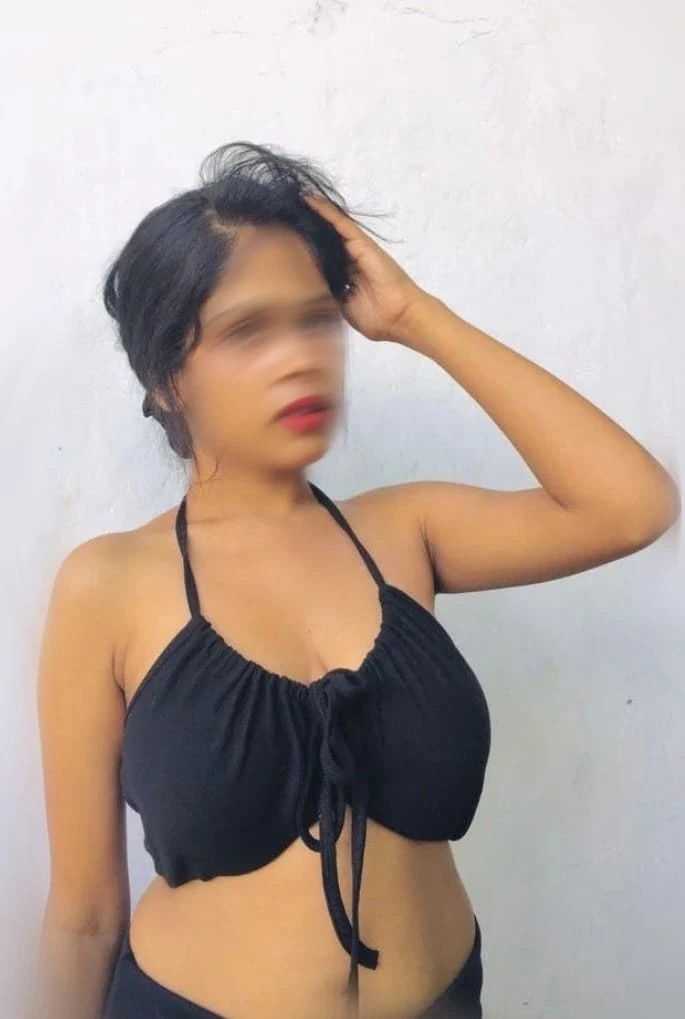 Mahi 🦋(Meet & Cam Session) – Indian escort in Pune — 2 / 5