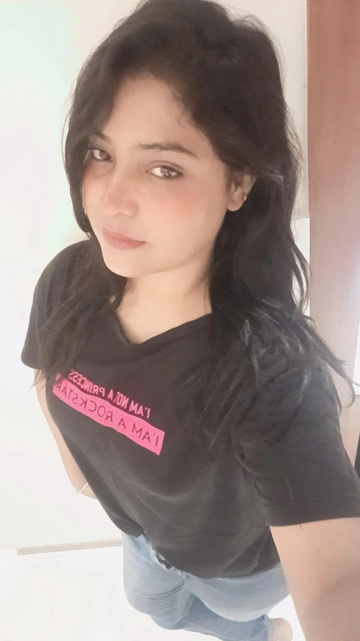 Mahi Real meet & cam show – Indian escort in Mumbai — 1 / 2