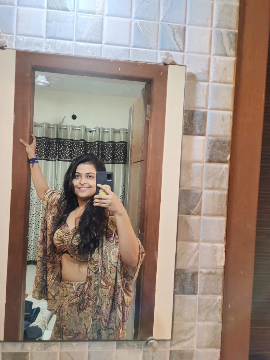 Independent Girl Ri – Indian escort in Mumbai — 7 / 8