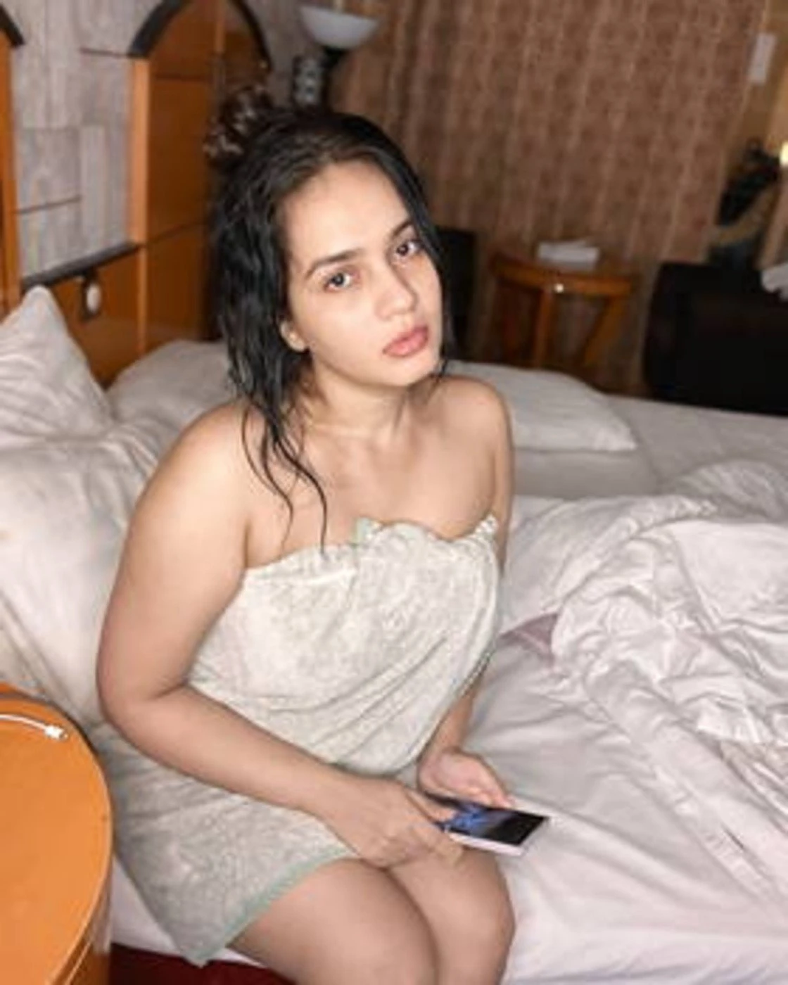 Riya – Indian escort in Mumbai — 2 / 4