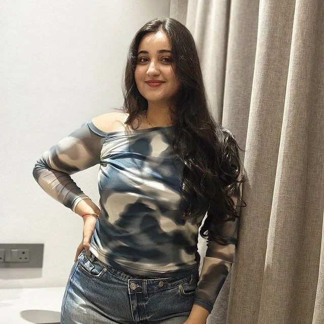 Aadhvika – Indian escort in Kochi — 3 / 4