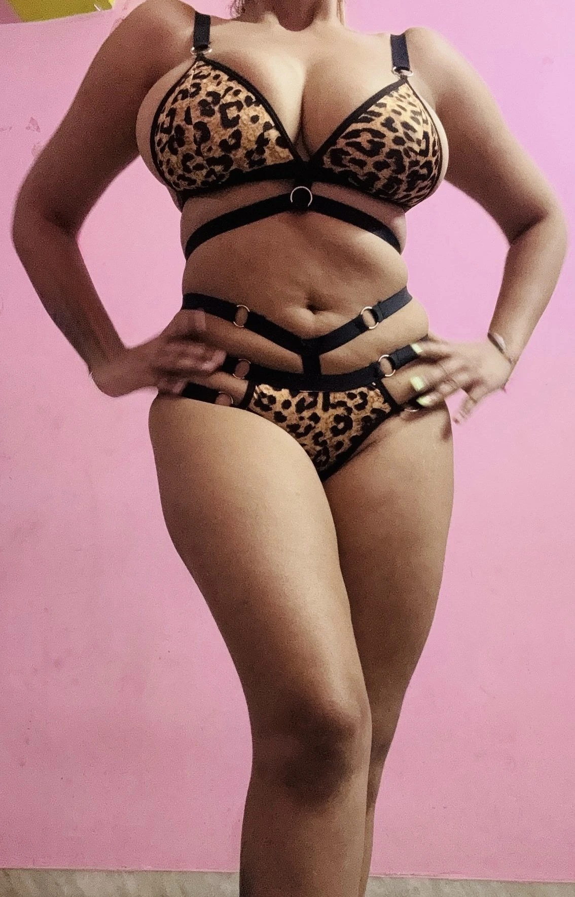 Taniya – Indian escort in Kolkata — 12 / 13