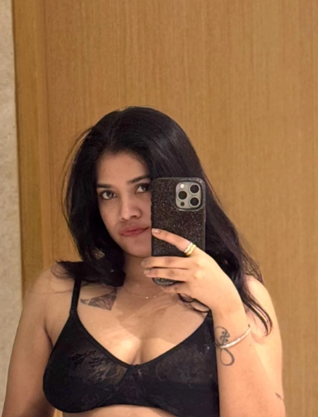 Jinal – Indian escort in Kochi — 3 / 4